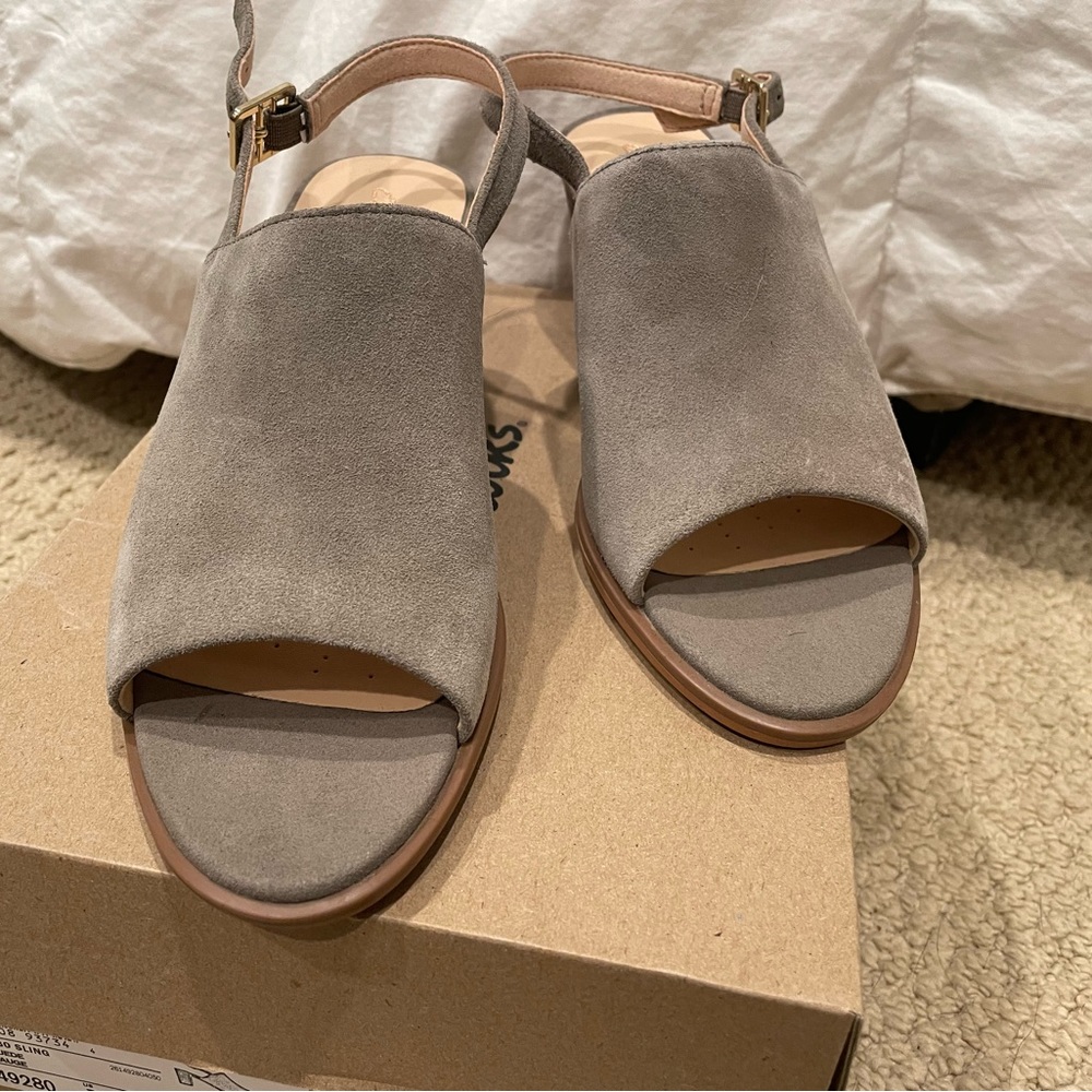 Super comfy 7.5 Clark’s heels